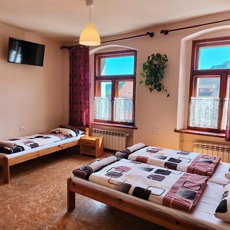 Apartamenty I Pokoje Goscinne "Wacus" Srebrna Góra 외부 사진