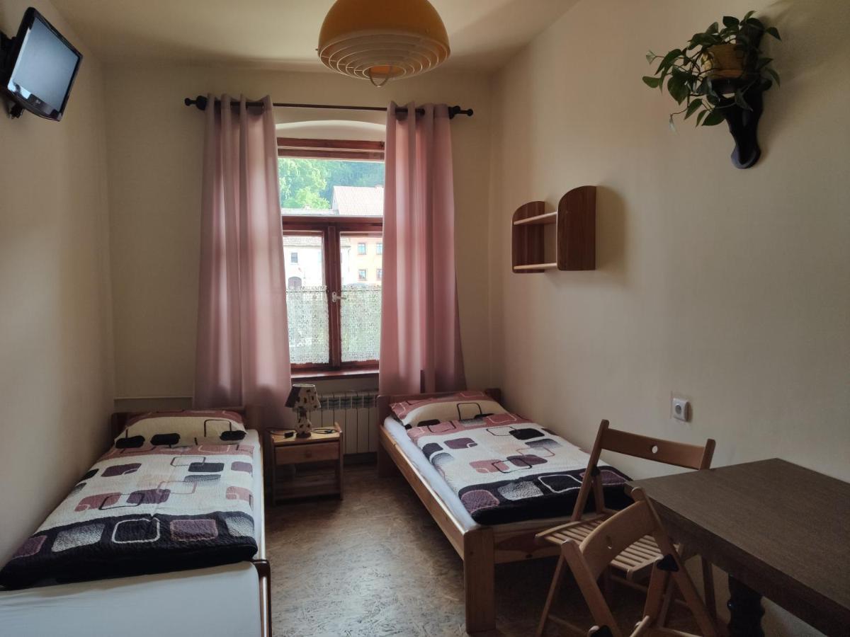Apartamenty I Pokoje Goscinne "Wacus" Srebrna Góra 외부 사진
