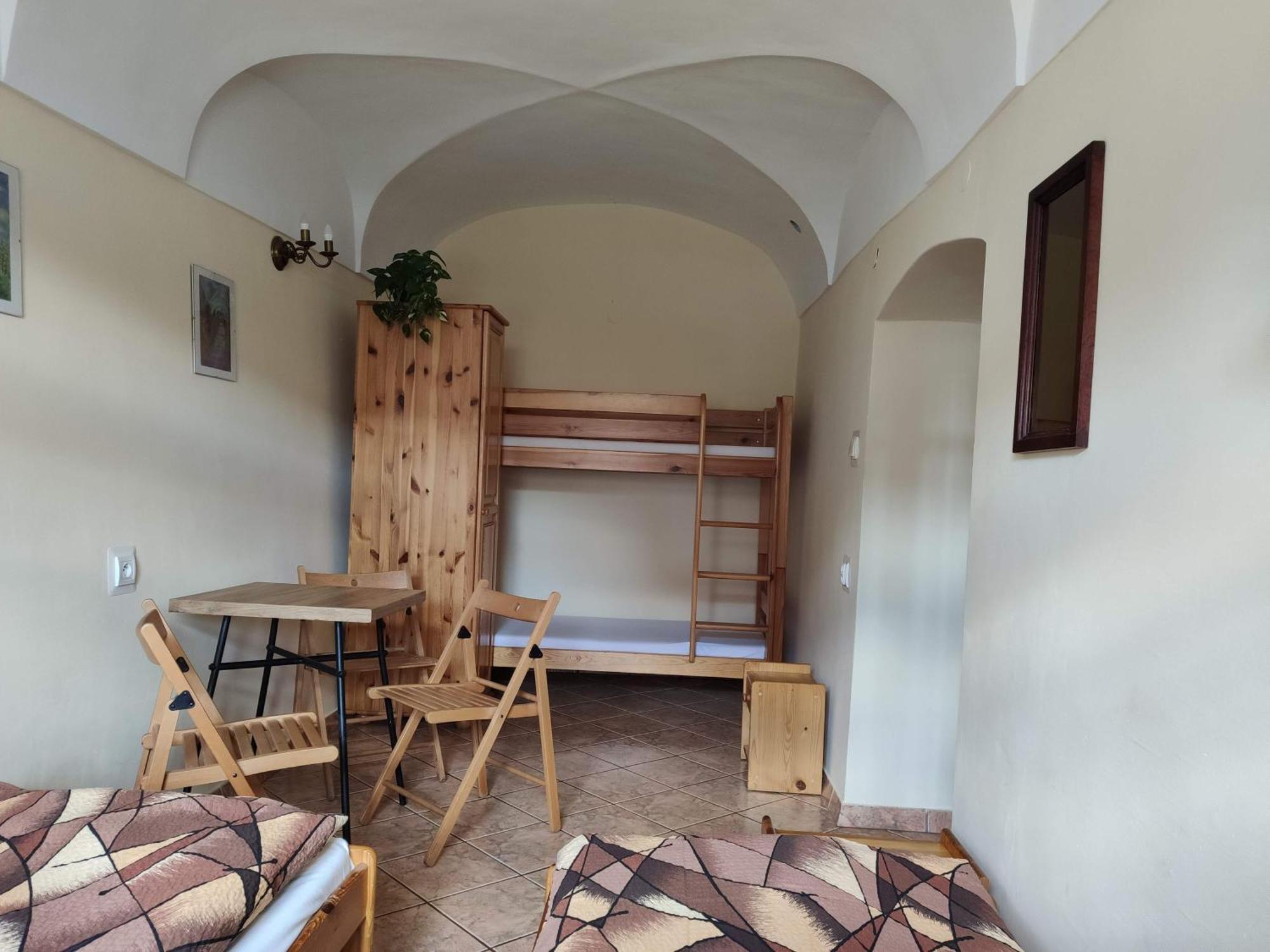Apartamenty I Pokoje Goscinne "Wacus" Srebrna Góra 외부 사진