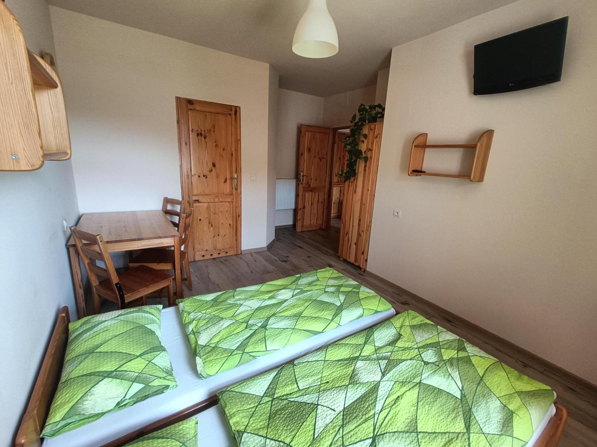 Apartamenty I Pokoje Goscinne "Wacus" Srebrna Góra 외부 사진
