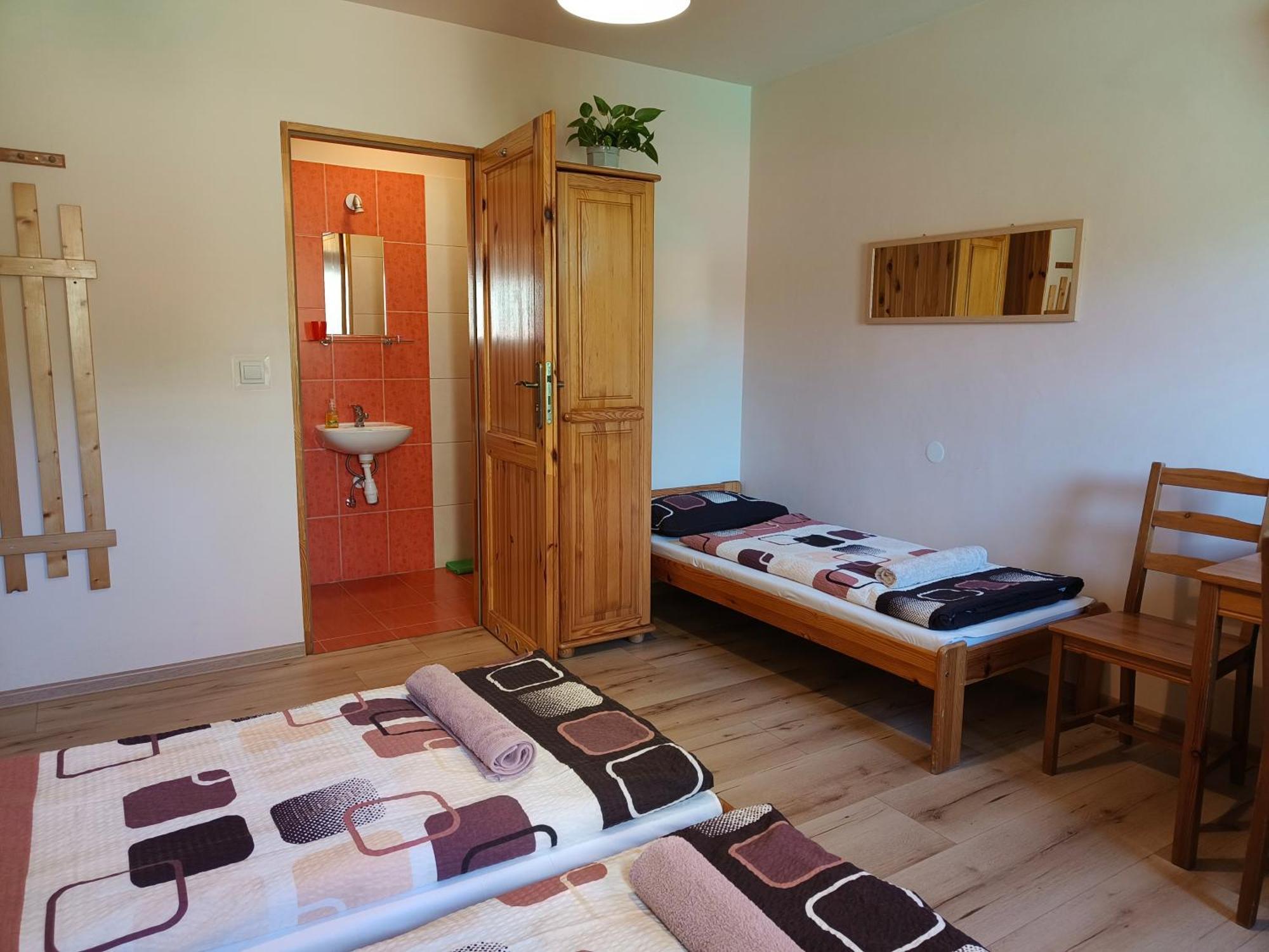Apartamenty I Pokoje Goscinne "Wacus" Srebrna Góra 외부 사진